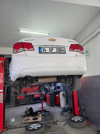 AS-CAR Servis atölyesinde otomatik şanzıman ve motor mekanik çalışması — 28