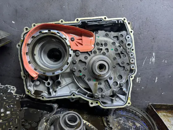 AS-CAR Servis atölyesinde otomatik şanzıman ve motor mekanik çalışması — 44