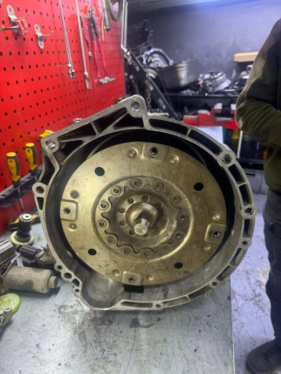 AS-CAR Servis atölyesinde otomatik şanzıman çalışması